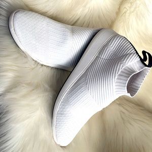 Con + Sens White bootie snickers
